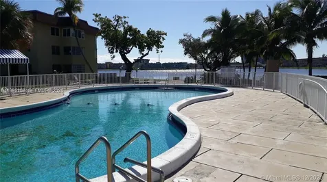 1540 NE 191st Street Miami FL 33179