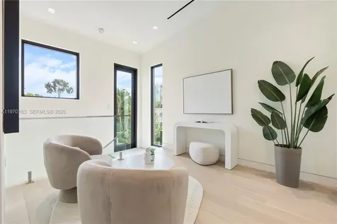 536 W 51st Street Miami Beach FL 33140