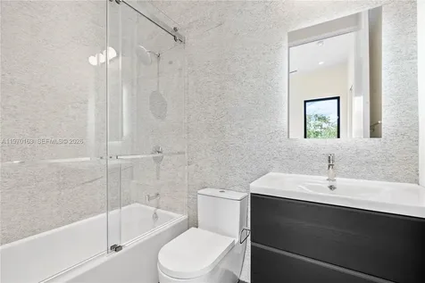 536 W 51st Street Miami Beach FL 33140