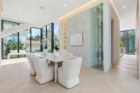 536 W 51st Street Miami Beach FL 33140