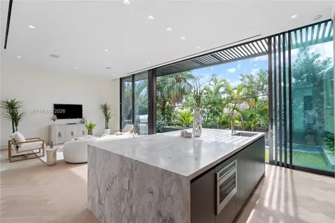 536 W 51st Street Miami Beach FL 33140