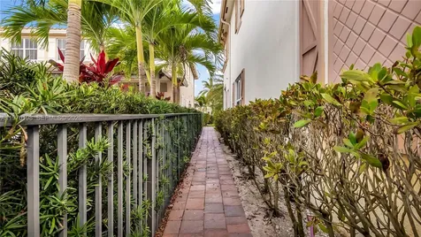 10120 N Lake Vista Court Parkland FL 33076