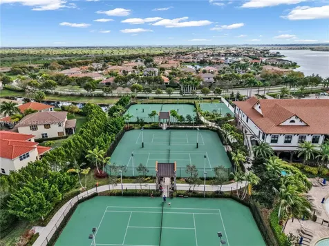 10120 N Lake Vista Court Parkland FL 33076