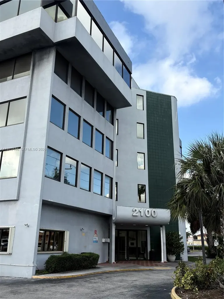 2100 W 76th Street Hialeah FL 33016