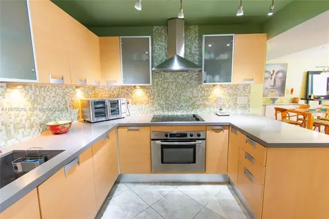 1623 Collins Avenue Miami Beach FL 33139