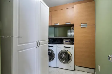 1623 Collins Avenue Miami Beach FL 33139