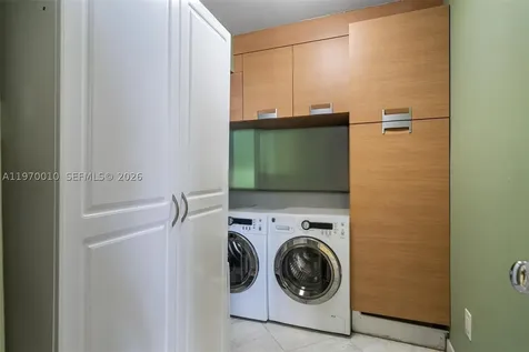 1623 Collins Avenue Miami Beach FL 33139