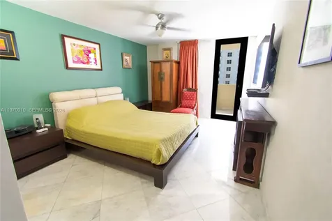 1623 Collins Avenue Miami Beach FL 33139