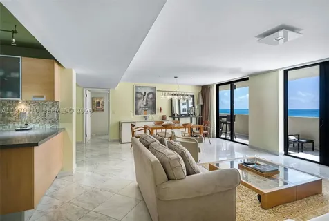 1623 Collins Avenue Miami Beach FL 33139