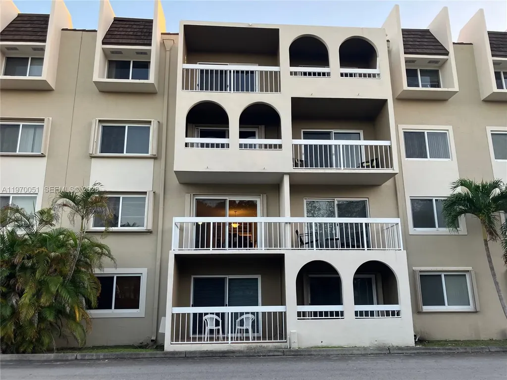 7732 Camino Real Miami FL 33143