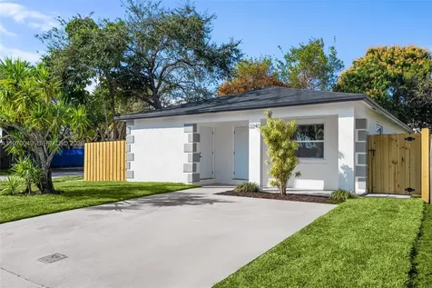 2241 Hope Street Hollywood FL 33020