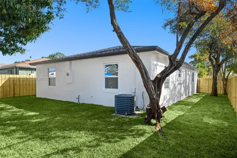 2241 Hope Street Hollywood FL 33020