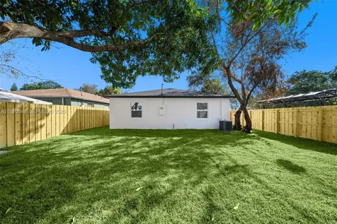 2241 Hope Street Hollywood FL 33020