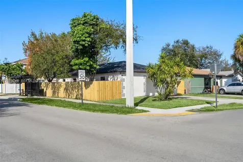 2241 Hope Street Hollywood FL 33020