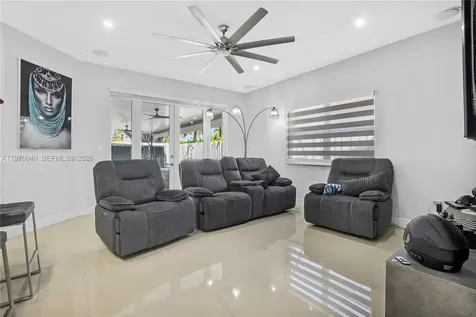 2132 NE 38th Road Homestead FL 33033