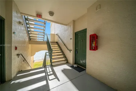 11550 Villa Grand Fort Myers FL 33913