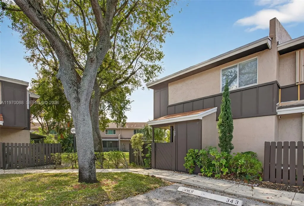 1343 Sussex Drive North Lauderdale FL 33068