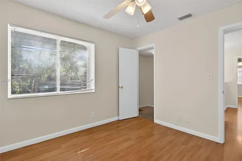 1343 Sussex Drive North Lauderdale FL 33068
