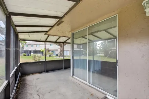 1343 Sussex Drive North Lauderdale FL 33068