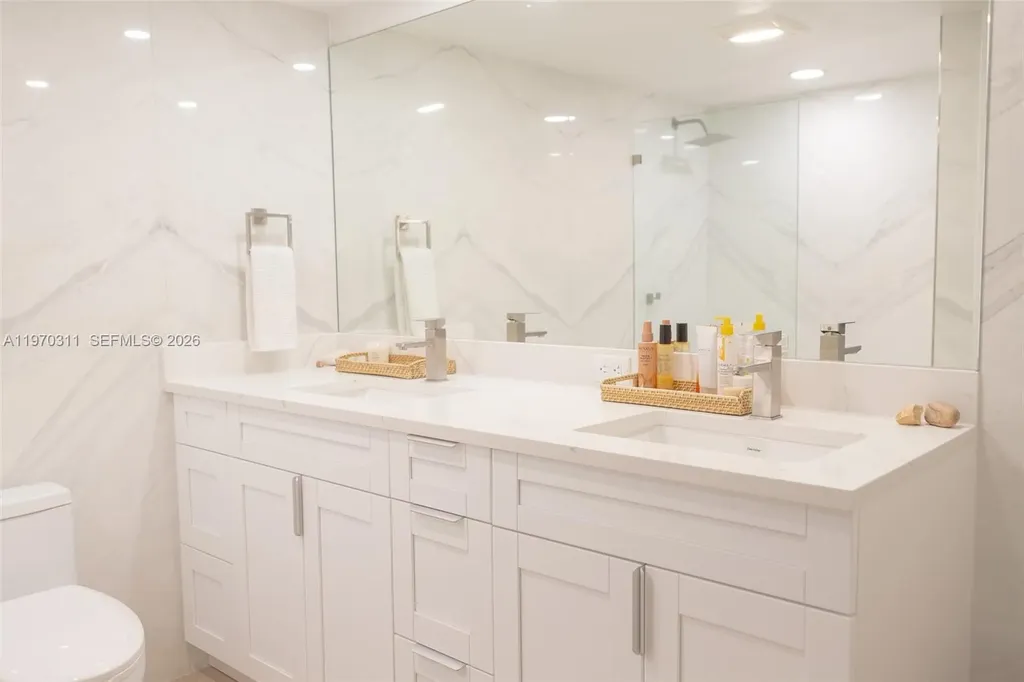 3250 N Palm Aire Drive Pompano Beach FL 33069