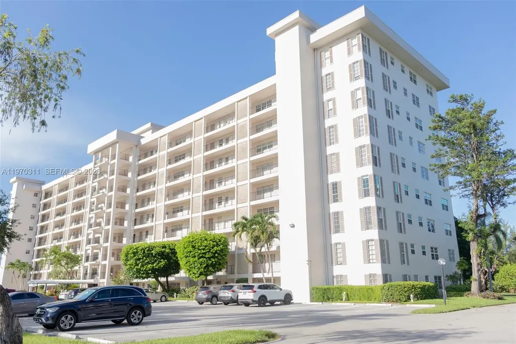 3250 N Palm Aire Drive Pompano Beach FL 33069