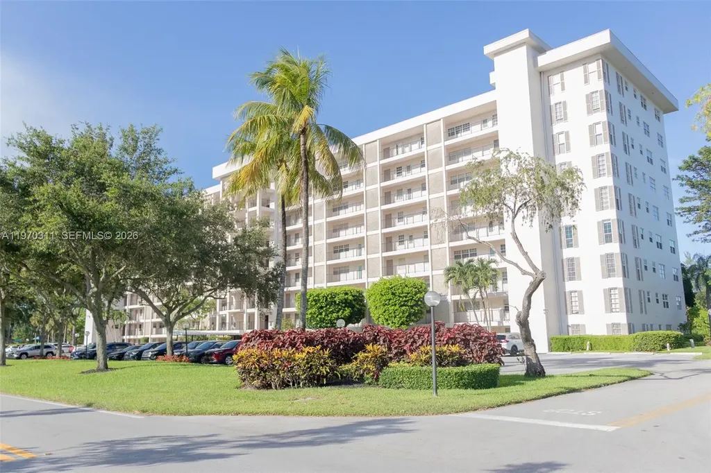 3250 N Palm Aire Drive Pompano Beach FL 33069