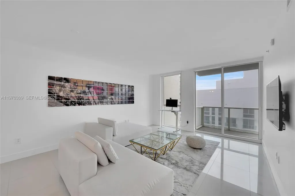 253 NE 2nd Street Miami FL 33132