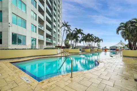253 NE 2nd Street Miami FL 33132
