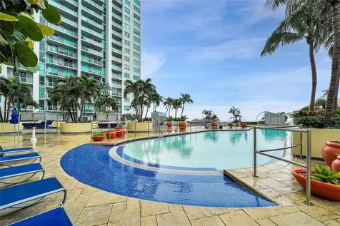 253 NE 2nd Street Miami FL 33132