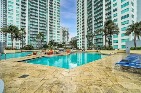 253 NE 2nd Street Miami FL 33132