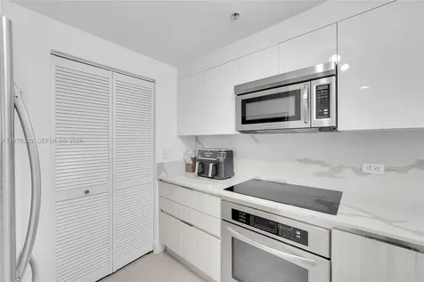 253 NE 2nd Street Miami FL 33132