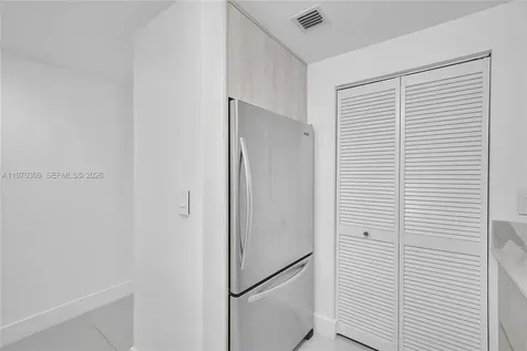 253 NE 2nd Street Miami FL 33132