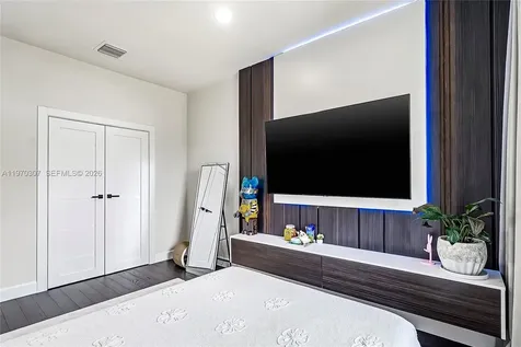 4566 Ficus Street Hollywood FL 33021