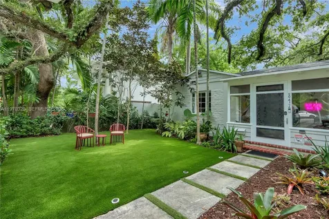 842 NW 9th Court Miami FL 33136