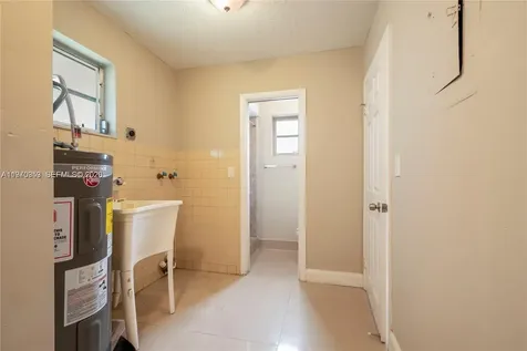 5632 Hayes Street Hollywood FL 33021