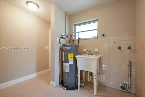 5632 Hayes Street Hollywood FL 33021