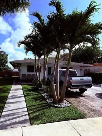 5632 Hayes Street Hollywood FL 33021
