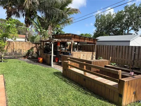 5632 Hayes Street Hollywood FL 33021