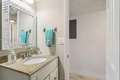 804 SE 7th Street Deerfield Beach FL 33441