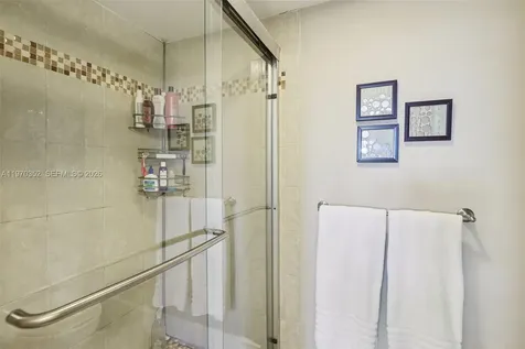 804 SE 7th Street Deerfield Beach FL 33441