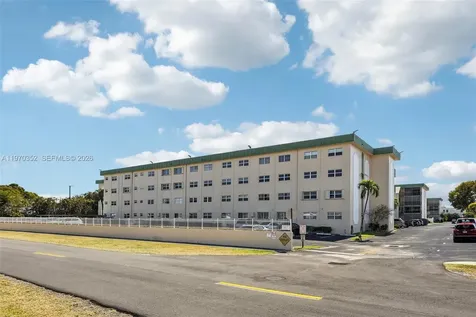 804 SE 7th Street Deerfield Beach FL 33441
