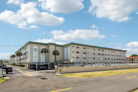 804 SE 7th Street Deerfield Beach FL 33441