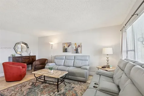 804 SE 7th Street Deerfield Beach FL 33441