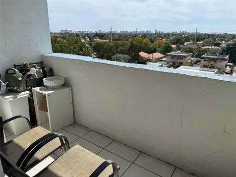 5050 NW 7th Street Miami FL 33126