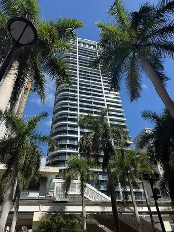 121 NE 5th Street Miami FL 33132