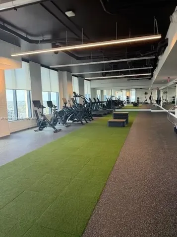 121 NE 5th Street Miami FL 33132