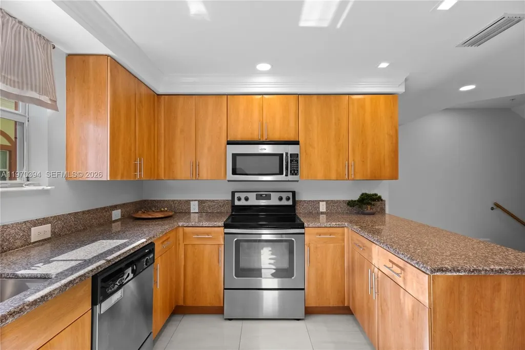 621 NE 8th Avenue Fort Lauderdale FL 33304