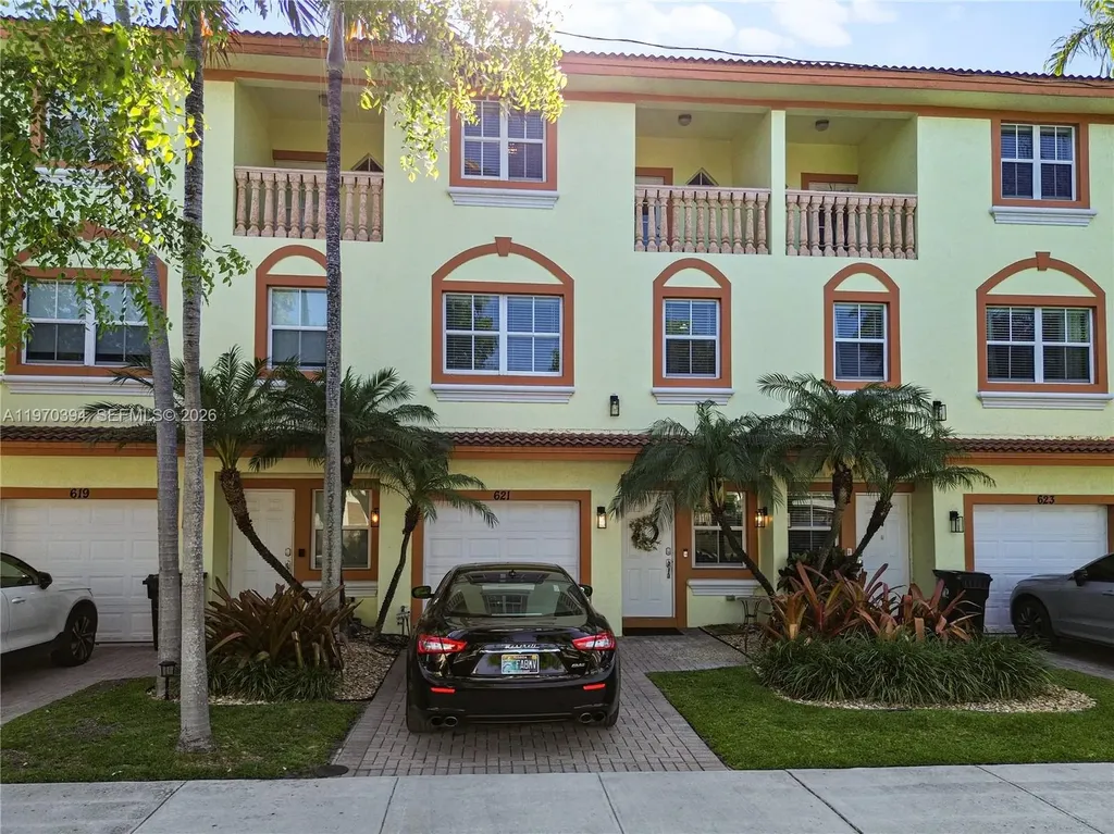 621 NE 8th Avenue Fort Lauderdale FL 33304