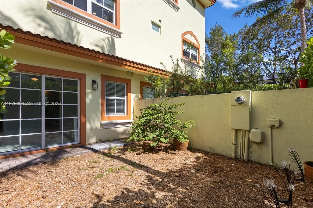 621 NE 8th Avenue Fort Lauderdale FL 33304