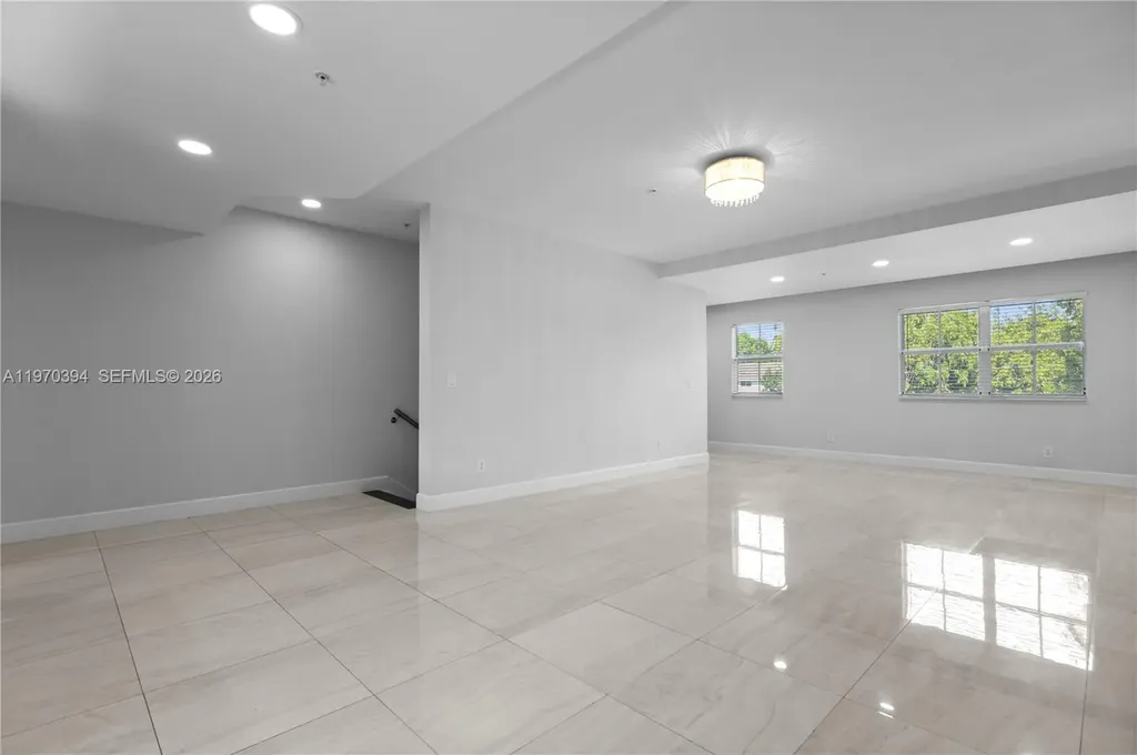 621 NE 8th Avenue Fort Lauderdale FL 33304